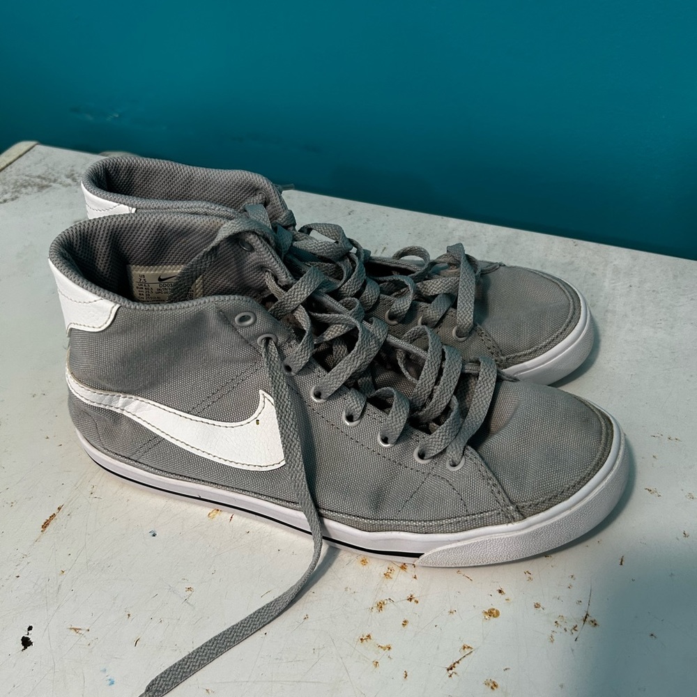 Gray Nike Mid 77